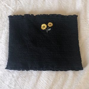 Black tube top with sunflower embroidery 🌻